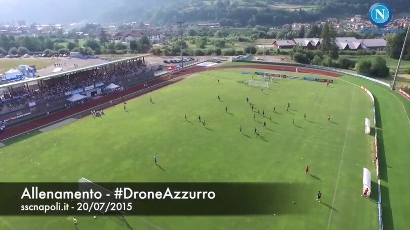 Napoli, il drone riprende l'allenamento