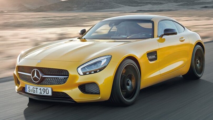 Alesi di “traverso” con la Mercedes-Benz AMG GT