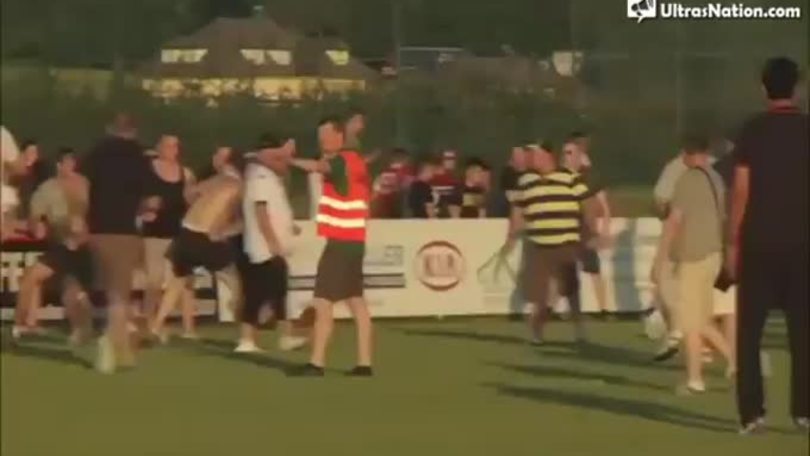 Leeds-Eintracht: scontri tra hooligans in Austria