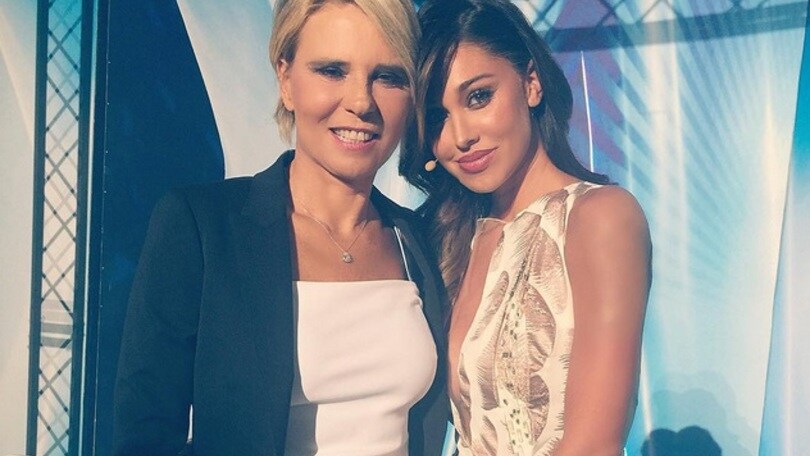 Maria De Filippi e il selfie con Belen che scatena il web