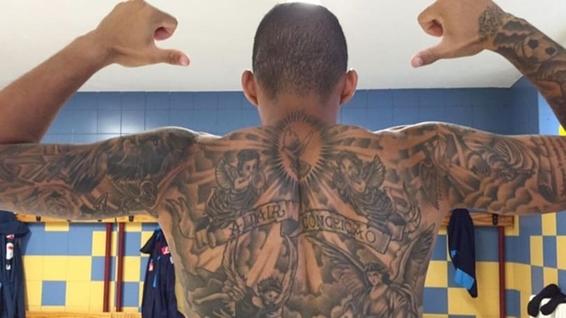 Napoli, quiz sui social: «Di chi è questa schiena?»