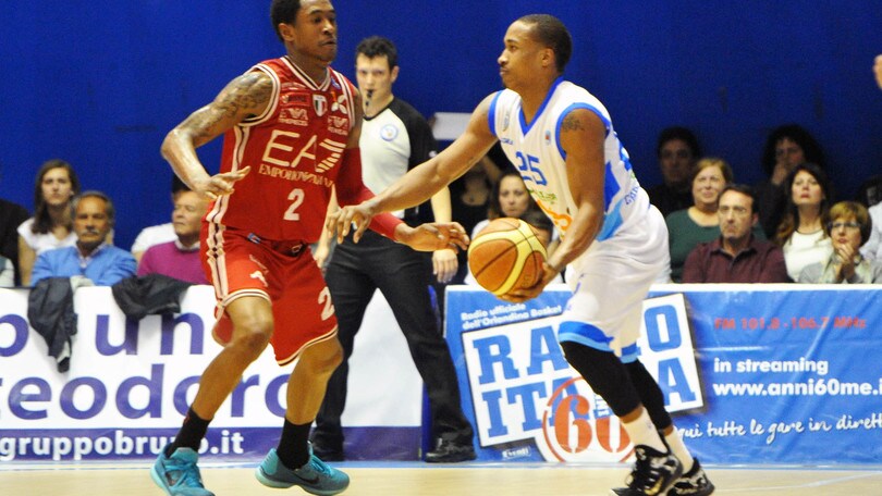 Pesaro con Lacey e Walker Cremona, ecco McGee