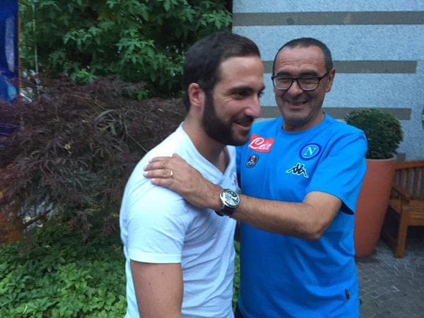 Napoli, ecco Higuain. La sorpresa è il rinnovo!