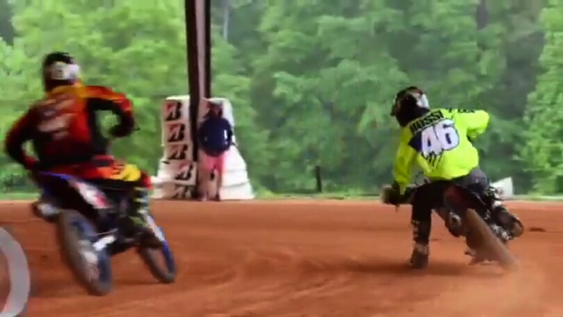 Rossi in gita al “parco divertimenti” di Colin Edwards (VIDEO)