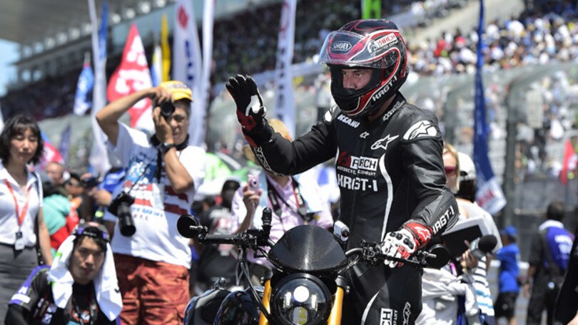 Keanu Reeves a Suzuka: Neo si traveste da pilota