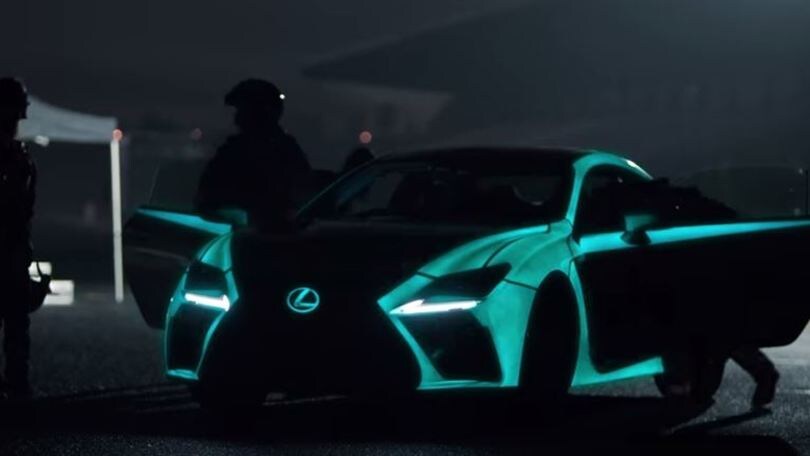 Lexus, la sportiva cambia colore col battito cardiaco