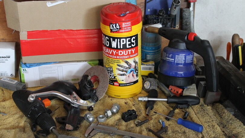 BigWipes: il salva-mani per motociclisti