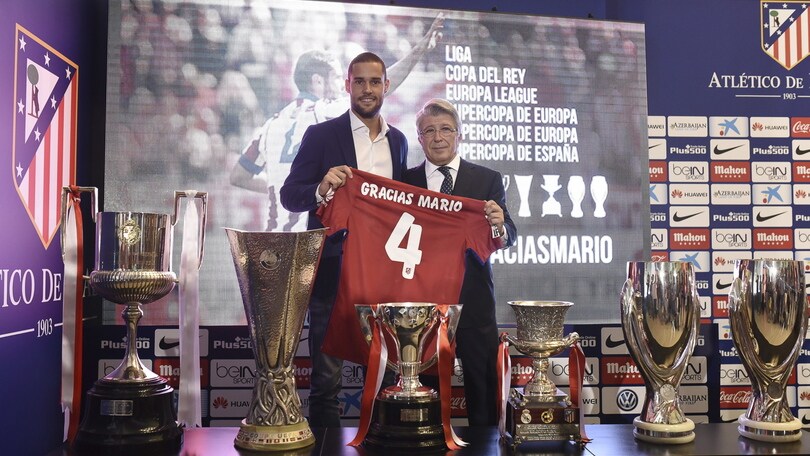 Mario Suarez saluta l'Atletico Madrid