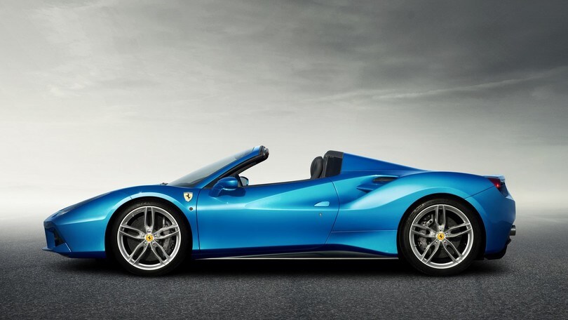 Ferrari 488 Spider, 670 cv all'aria aperta