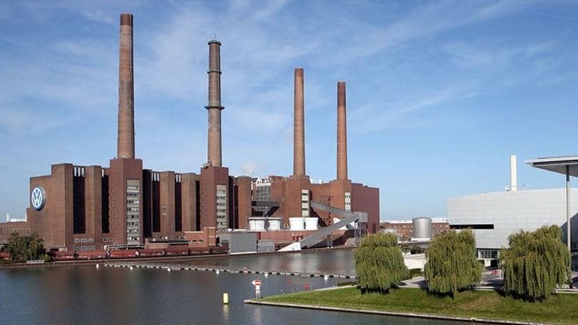 Volkswagen davanti a Toyota nel primo semestre 2015