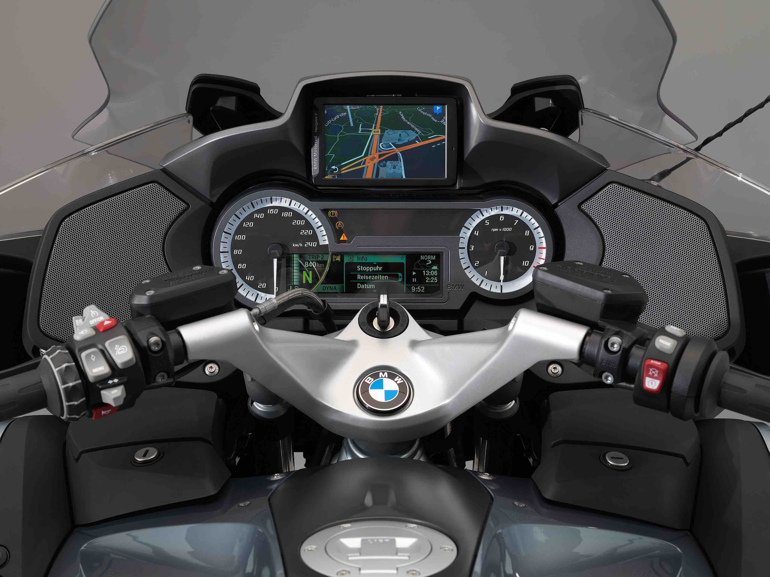 BMW R1200RT: la viaggiatrice di lusso si rinnova