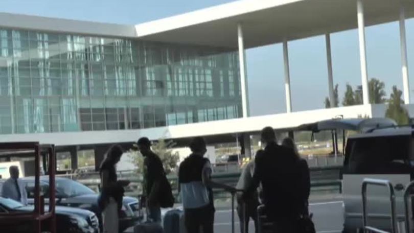 L'entourage di Mr Bee lascia Malpensa