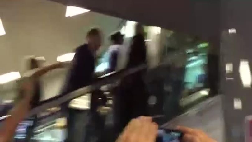 Salah saluta i tifosi a Fiumicino