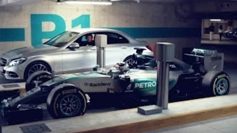 Hamilton-Rosberg, sfida anche nello spot Mercedes