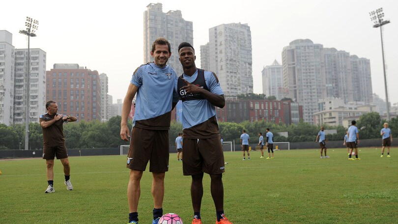 Lazio in campo a Shanghai, allenamento sotto i grattacieli