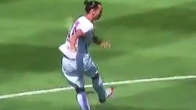 Ibrahimovic, no look alla Ronaldihno