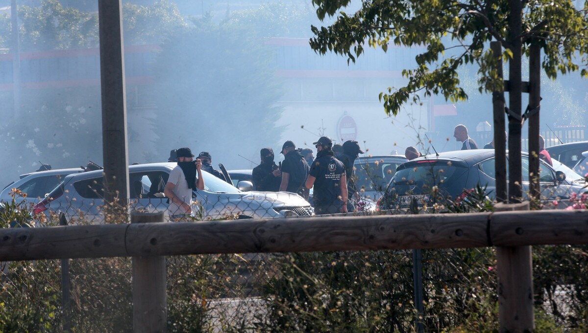 Nizza, scontri tra polizia e tifosi del Napoli