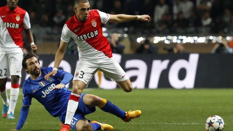 Roma, caccia all'esterno: rotta su Kurzawa