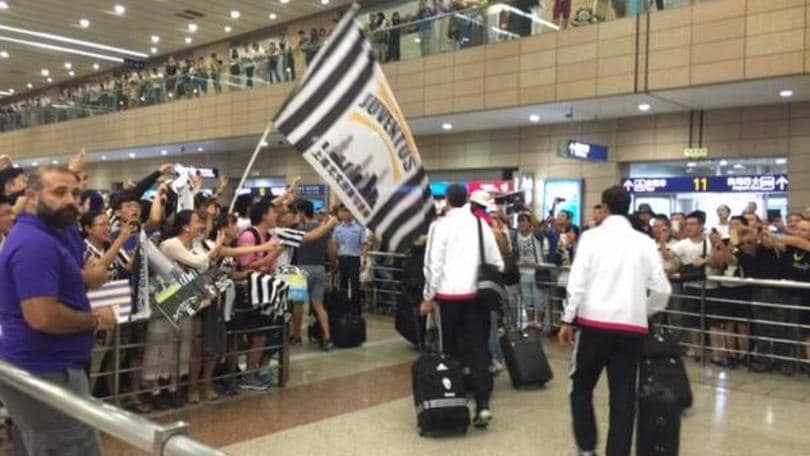 Juve, folla di tifosi bianconeri a Shanghai