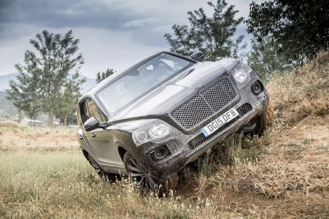 Bentley Bentayga, le immagini del super SUV