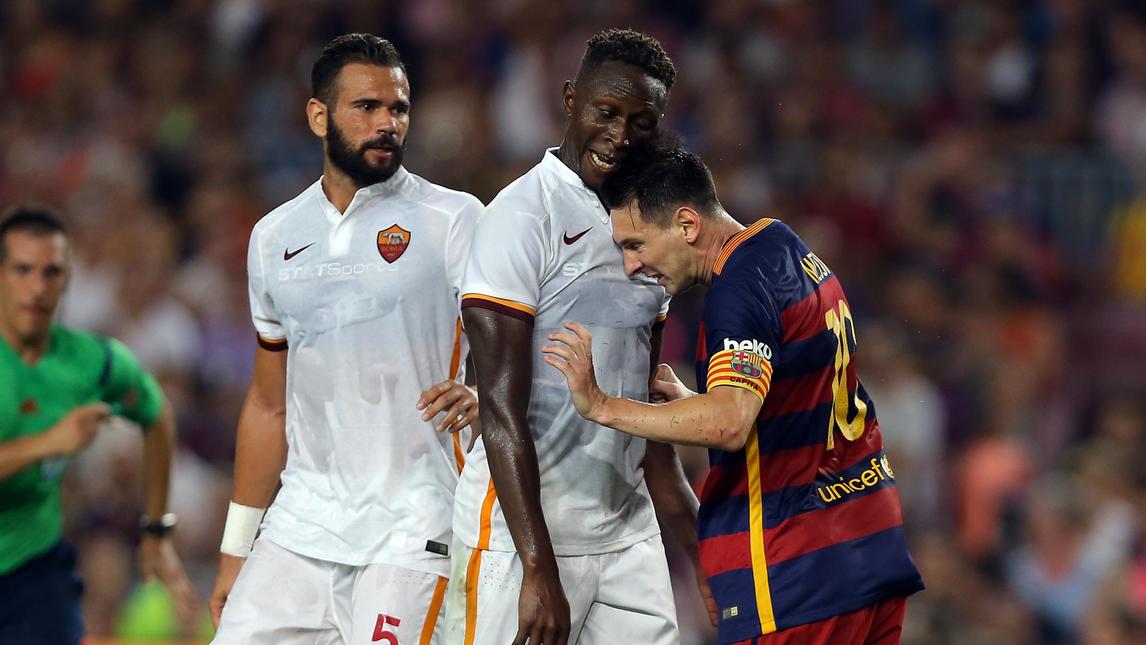 Messi, testata a Yanga Mbiwa