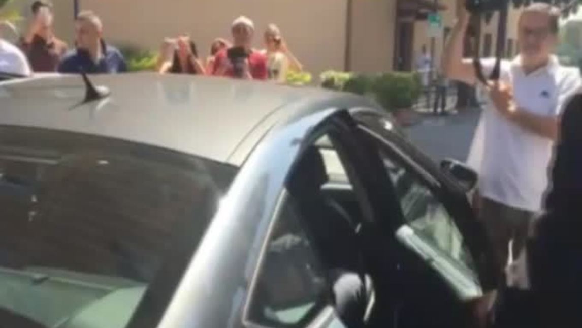 Dzeko ai tifosi: «Forza Roma»