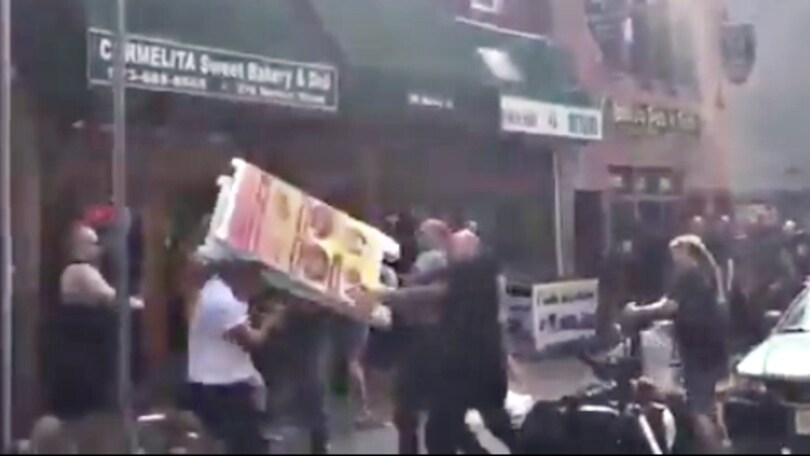 Che rissa a New York per il derby!