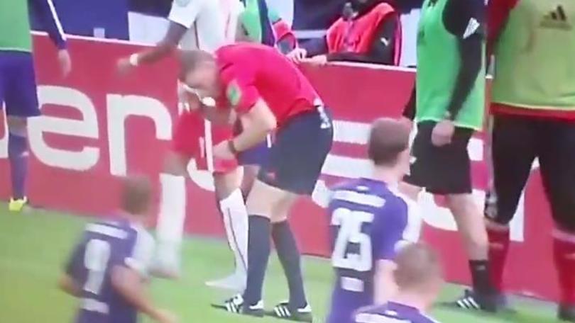 Germania, arbitro colpito da accendino. Gara sospesa