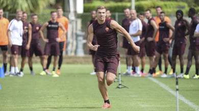 Dzeko si allena a Trigoria