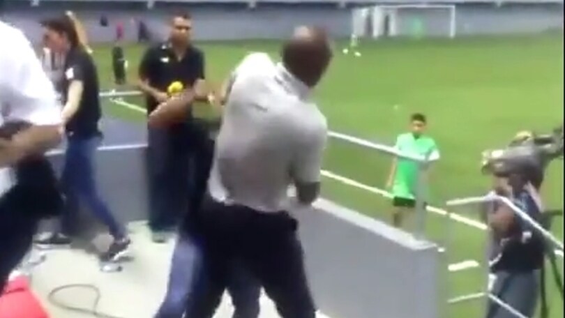 Spinta a bambino e rissa con security: Wanchope perde la testa