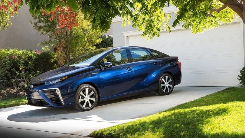 Toyota Mirai, foto e info della berlina a idrogeno