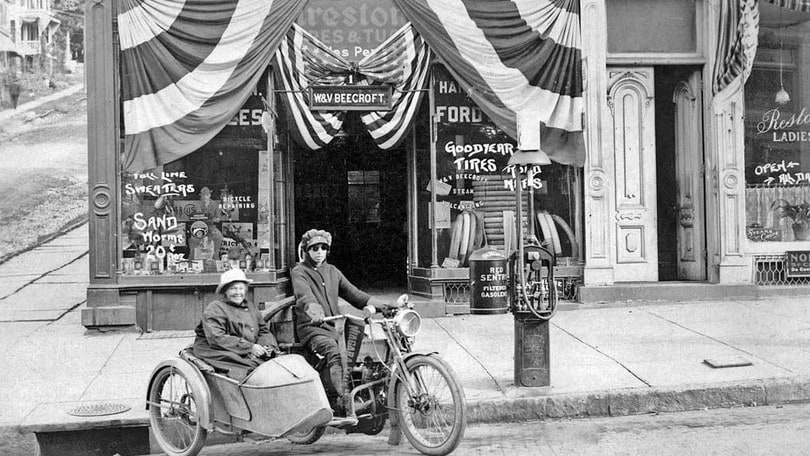 Harley-Davidson, 100 anni fa il primo coast to coast al femminile