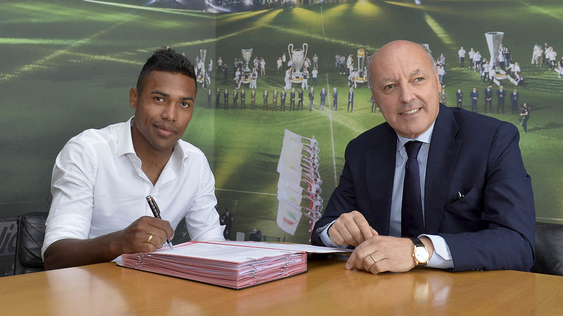 Juve, visite mediche per Alex Sandro