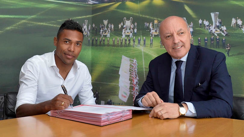 Juve, visite mediche per Alex Sandro