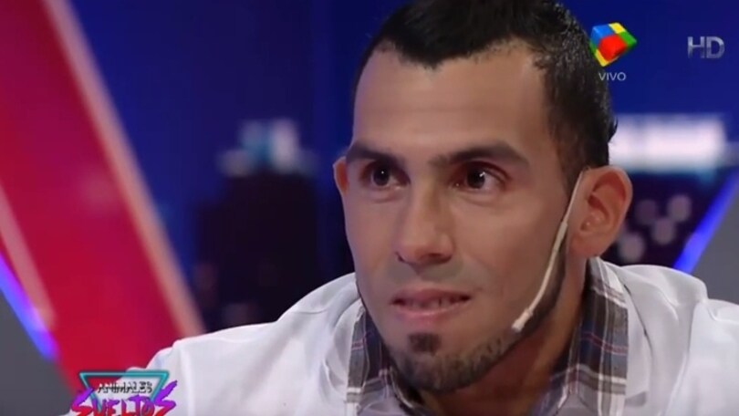 Tevez si emoziona e fa piangere l'intervistatore