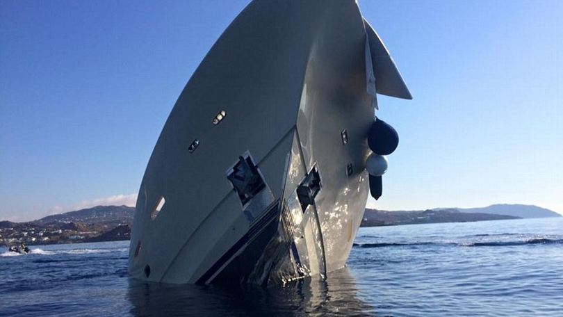 Yacht da 6 milioni di euro affonda in Grecia