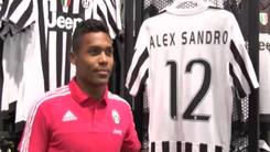 Juventus: Alex Sandro si presenta. Primo selfie con i tifosi