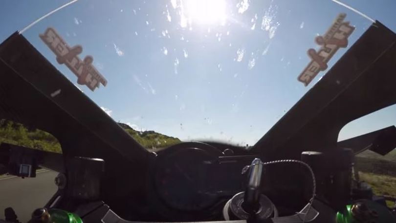 Kawasaki Ninja H2R, giro da brivido all'Isola di Man