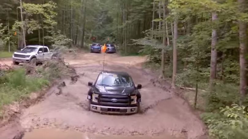 Ford Raptor F-150 in fuoristrada "fa paura"