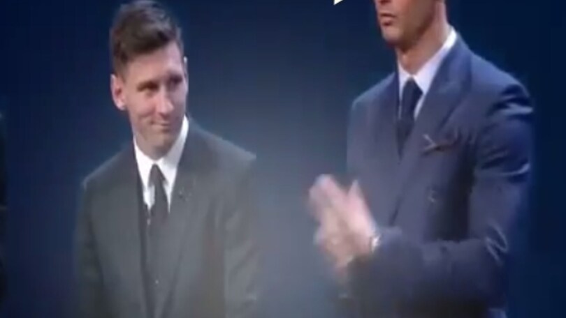 Messi giocatore dell'anno, lo sguardo di Ronaldo