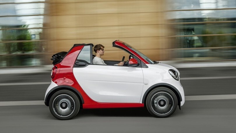 Nuova Smart Cabrio, arriva a febbraio 2016