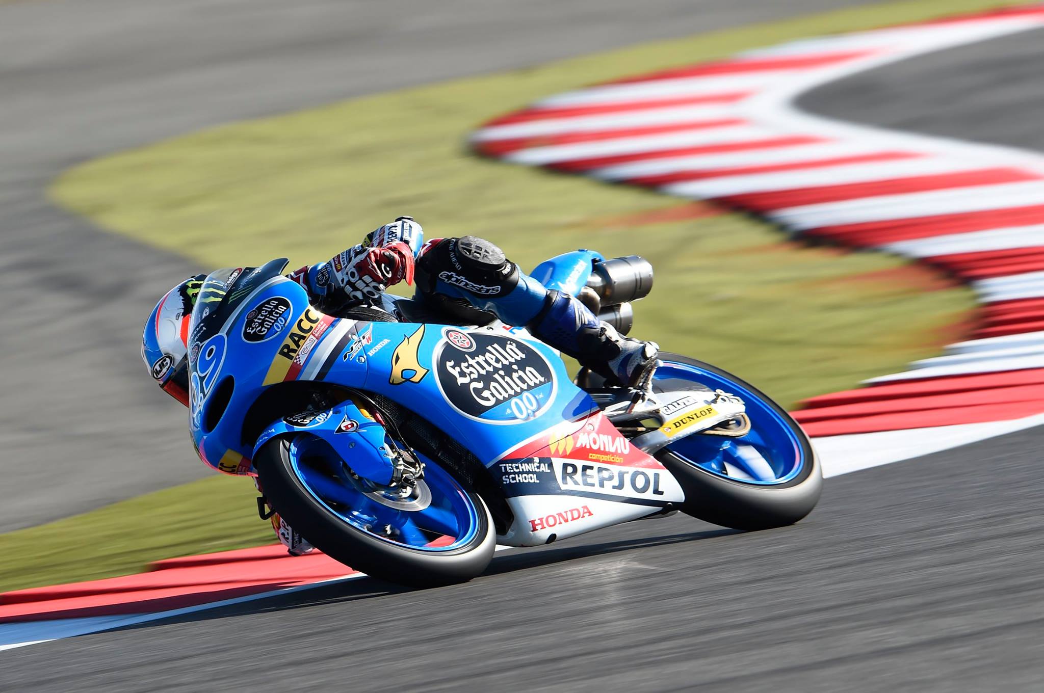 Moto3, strepitoso Navarro a Silverstone, la pole è da record