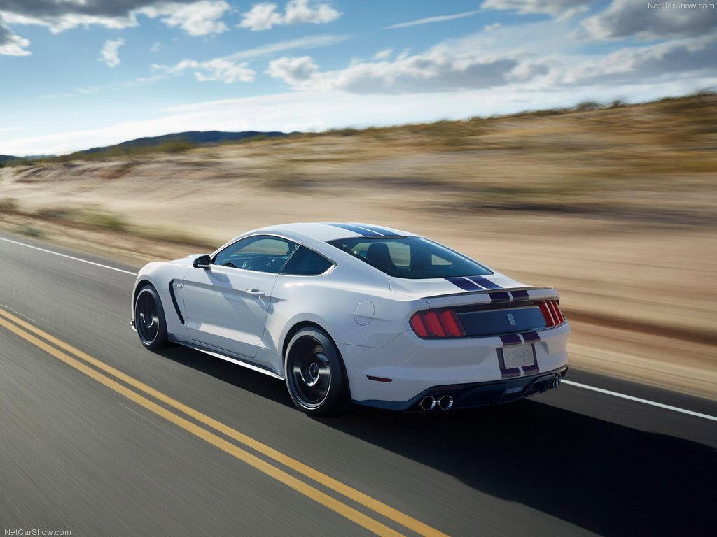 Ford Mustang Shelby GT350, il mito USA si rinnova