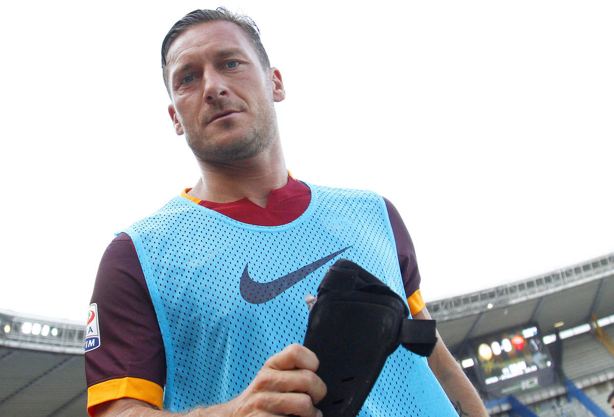 Roma-Juve: Totti in panchina, De Rossi in difesa