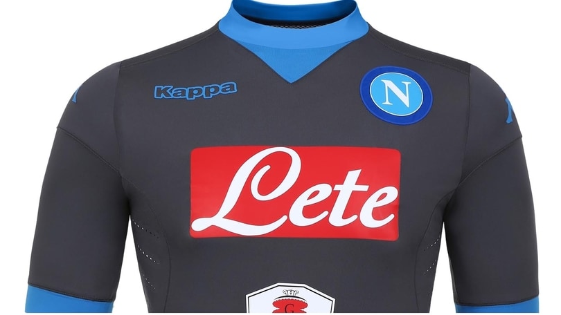 Napoli, ecco la seconda maglia grigia