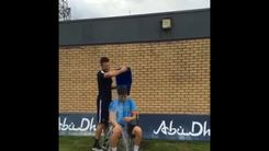 Nasri, quanti post sui social