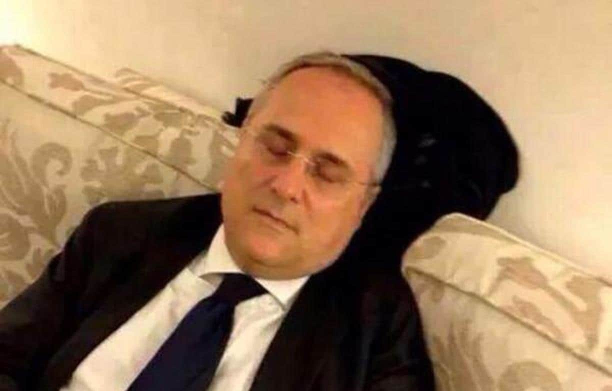 Ata Hotel, Lotito si addormenta sul divano
