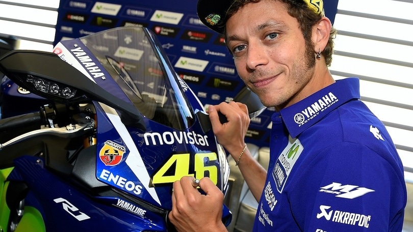 Yamaha R1 firmata da Rossi all'asta per beneficienza