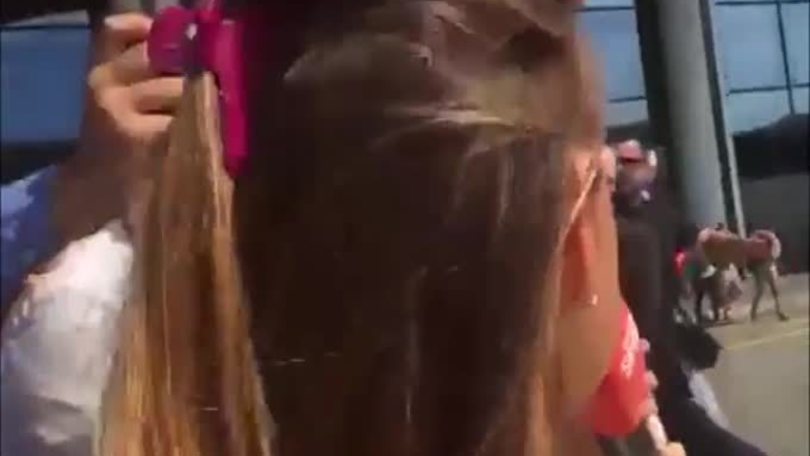 Primo "tackle" di Melo: operatore contro il palo!