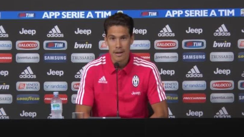 Hernanes: "Sorpreso e felice di essere alla Juve"